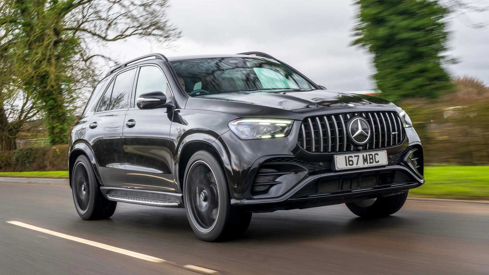 Защо луксозните SUV автомобили са най-търсеният сегмент през 2026 г.
